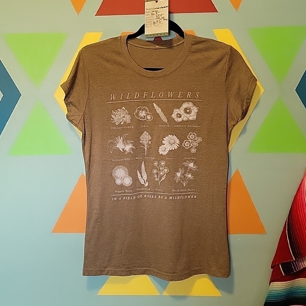Licensed Character Women's Tshirt In A Field Of Roses Be A Wildflower Size Large